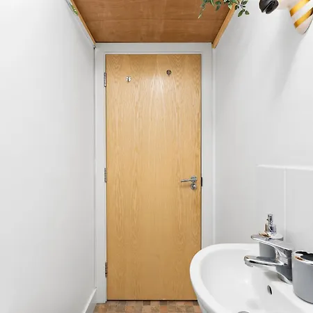 Σπίτι διακοπών Comfy 4-bed In - Garden - Sleeps 10