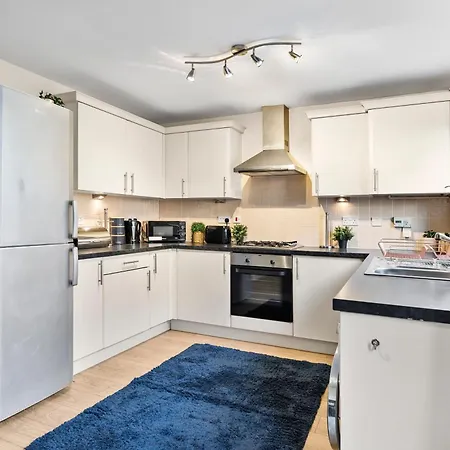 Feriehus Comfy 4-bed In - Garden - Sleeps 10 Bristol