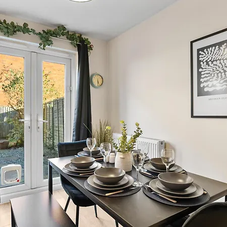 Comfy 4-bed In - Garden - Sleeps 10 Σπίτι διακοπών Μπρίστολ