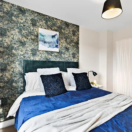 Comfy 4-bed In - Garden - Sleeps 10 * Bristol