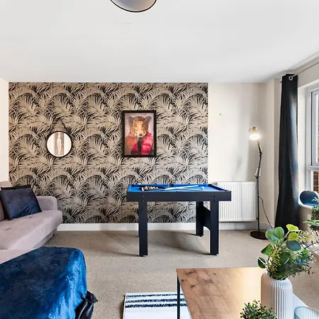 Σπίτι διακοπών Comfy 4-bed In - Garden - Sleeps 10