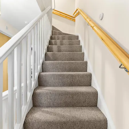 Comfy 4-bed In - Garden - Sleeps 10
