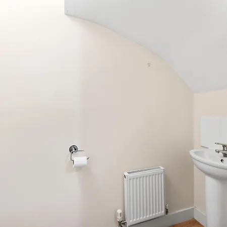 Comfy 4-bed In - Garden - Sleeps 10 Bristol
