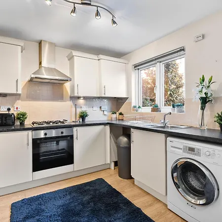 Comfy 4-bed In - Garden - Sleeps 10