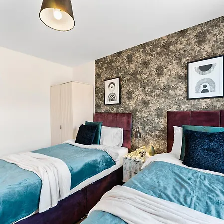 Comfy 4-bed In - Garden - Sleeps 10 * Μπρίστολ