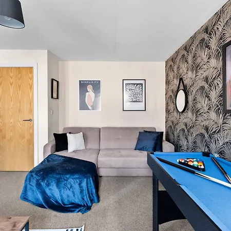 Comfy 4-bed In - Garden - Sleeps 10 Feriehus *