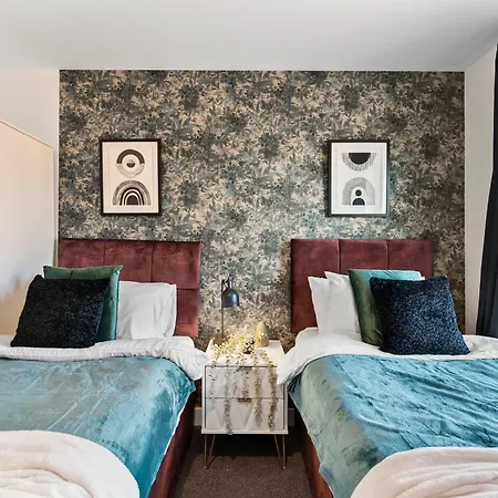 Feriehus Comfy 4-bed In - Garden - Sleeps 10